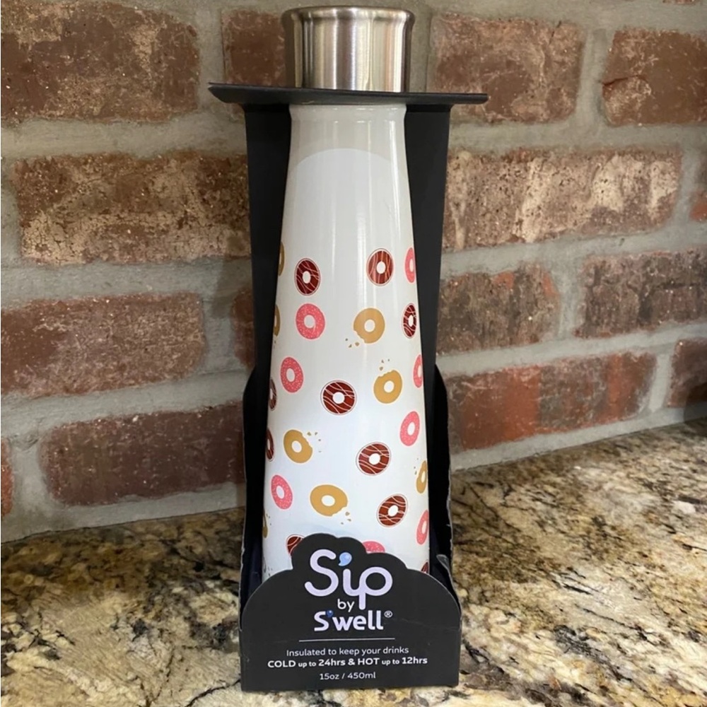 Sip by swell Doughnut print insulated 15oz Water Bottle Brand new never used